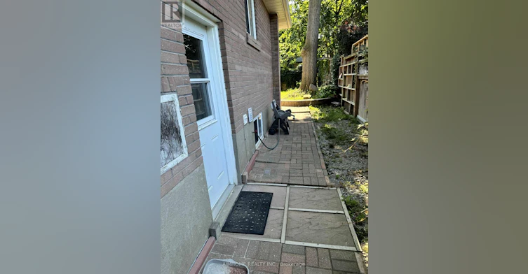 1442 Monaghan Circle, Mississauga, ON, L5C 1R8
