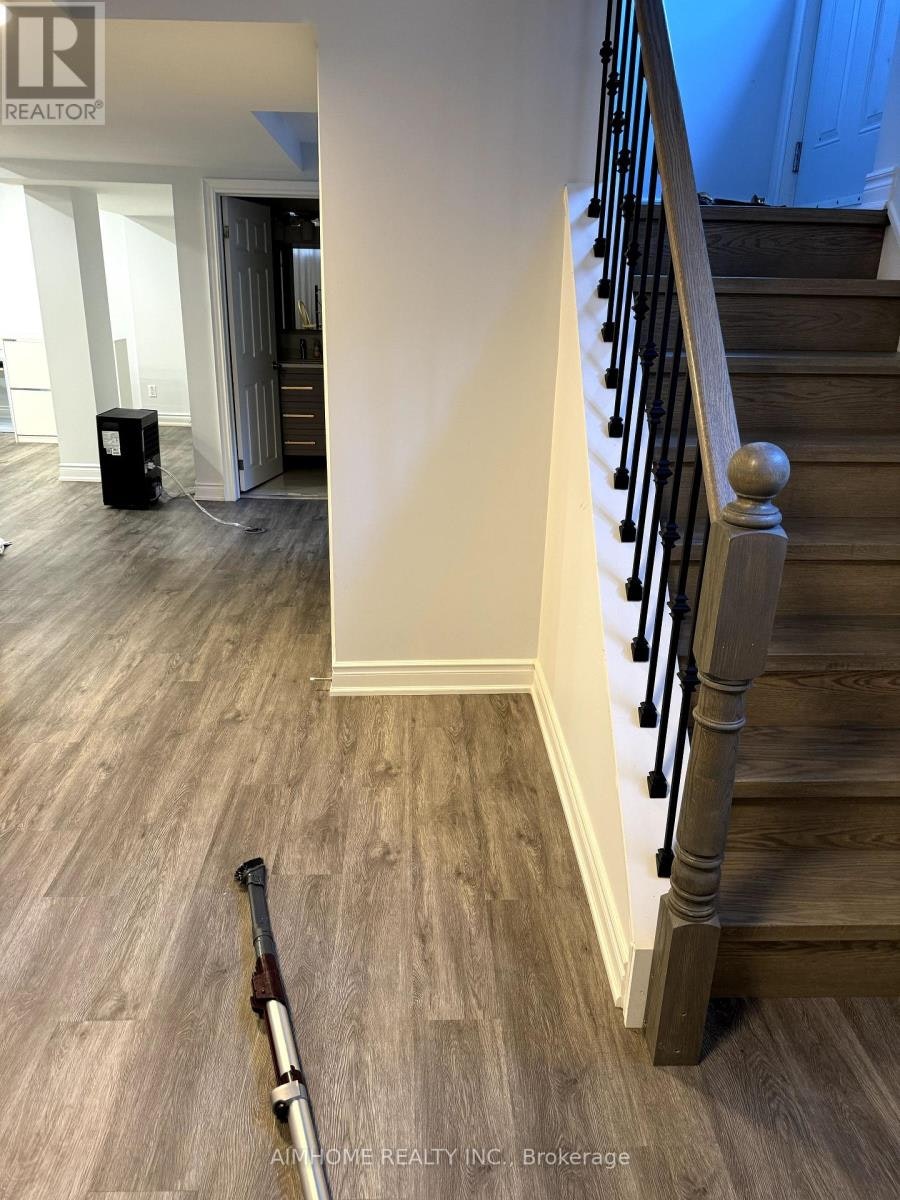 1442 Monaghan Circle, Mississauga, ON, L5C 1R8 - 3