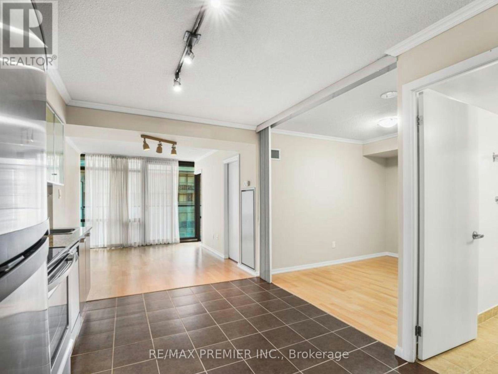 610-37 Grosvenor Street, Toronto, ON, M4Y 3G5 - 5