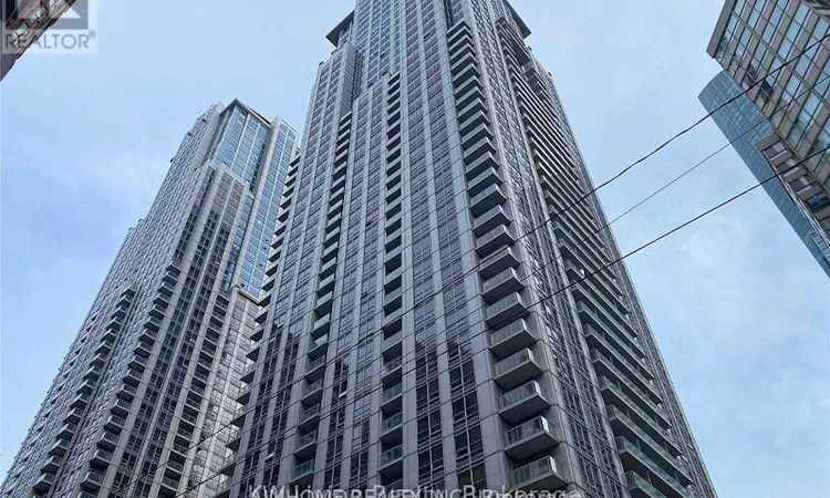 2313-761 Bay Street