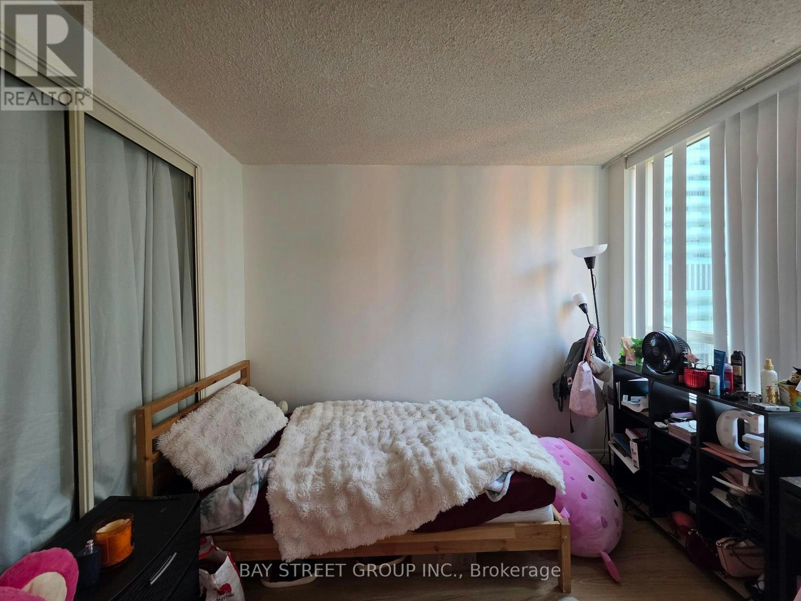 1202-633 Bay Street, Toronto, ON, M5G 2G4 - 12