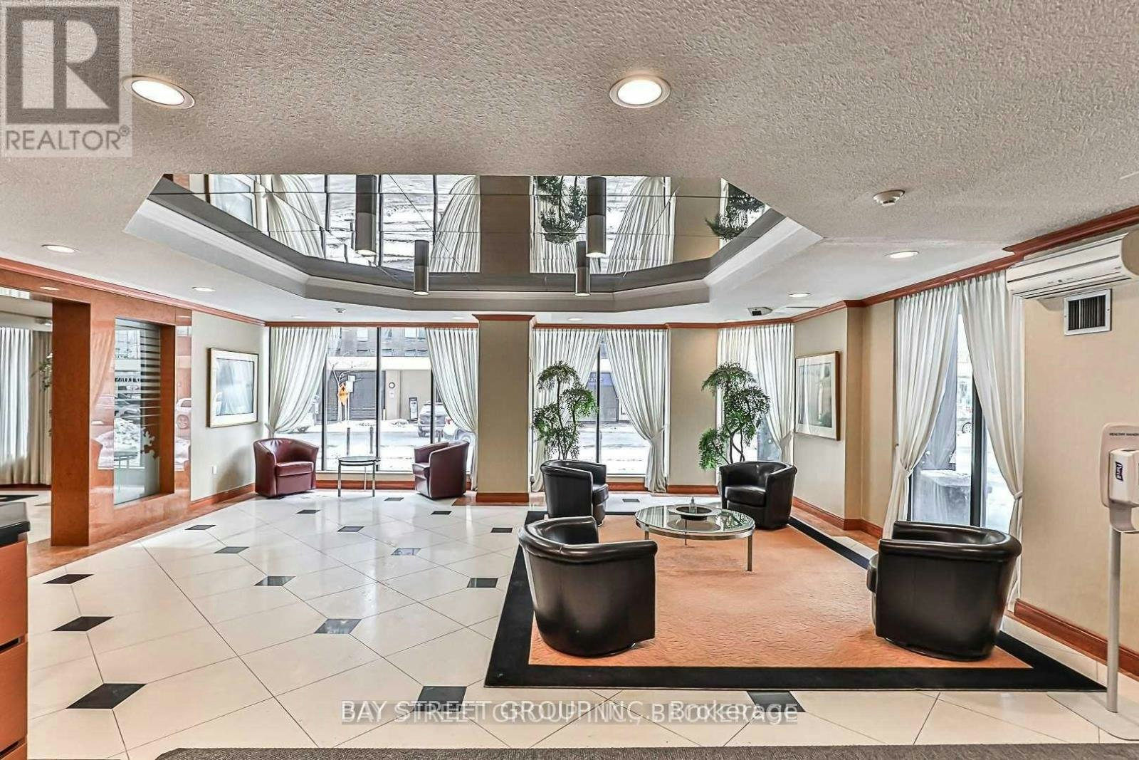 1202-633 Bay Street, Toronto, ON, M5G 2G4 - 17