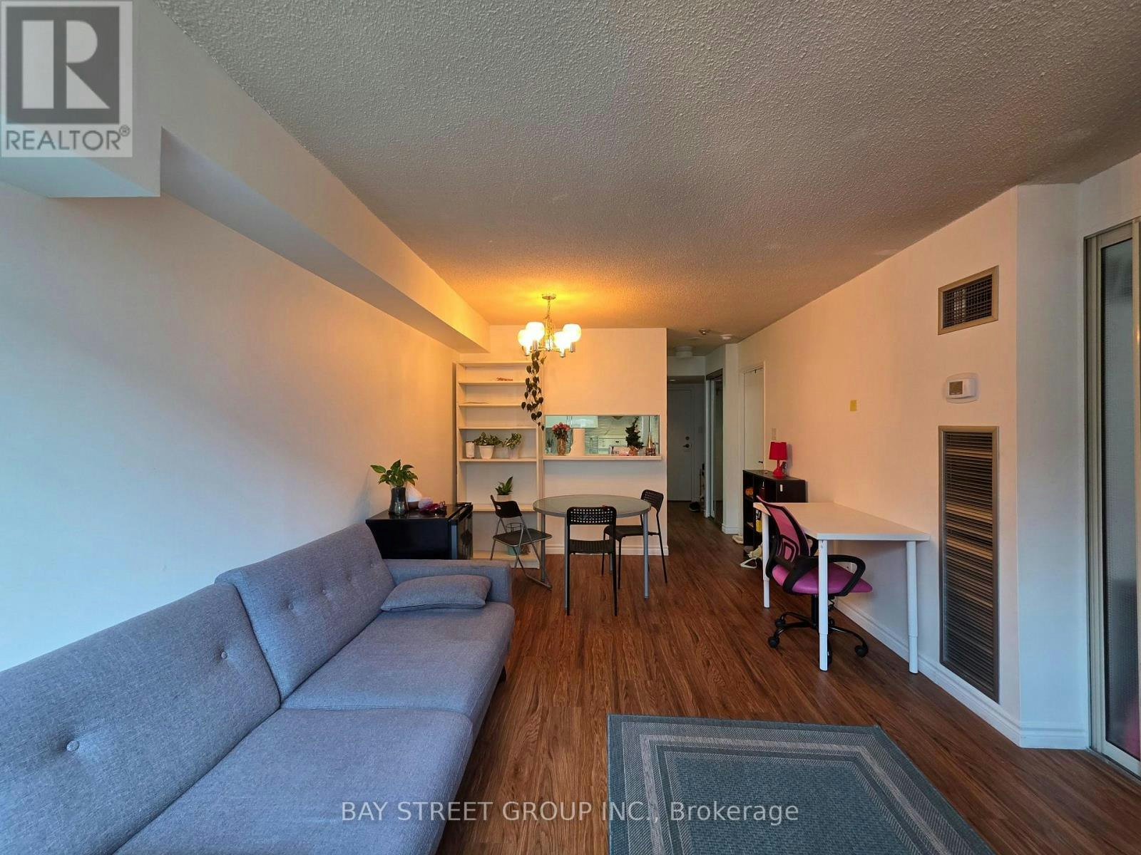 1202-633 Bay Street, Toronto, ON, M5G 2G4 - 4