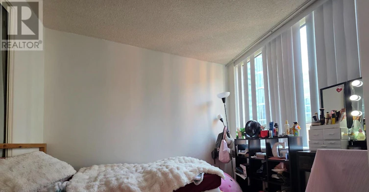 1202-633 Bay Street, Toronto, ON, M5G 2G4 - 11