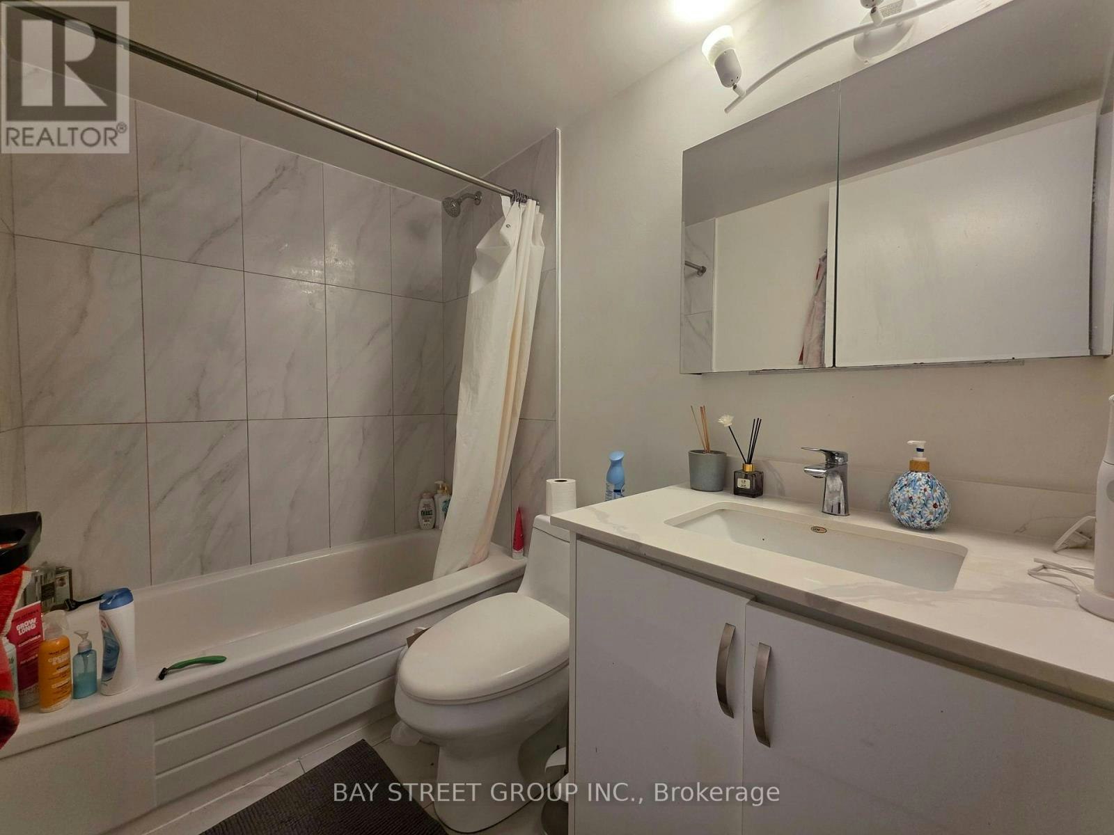 1202-633 Bay Street, Toronto, ON, M5G 2G4 - 14