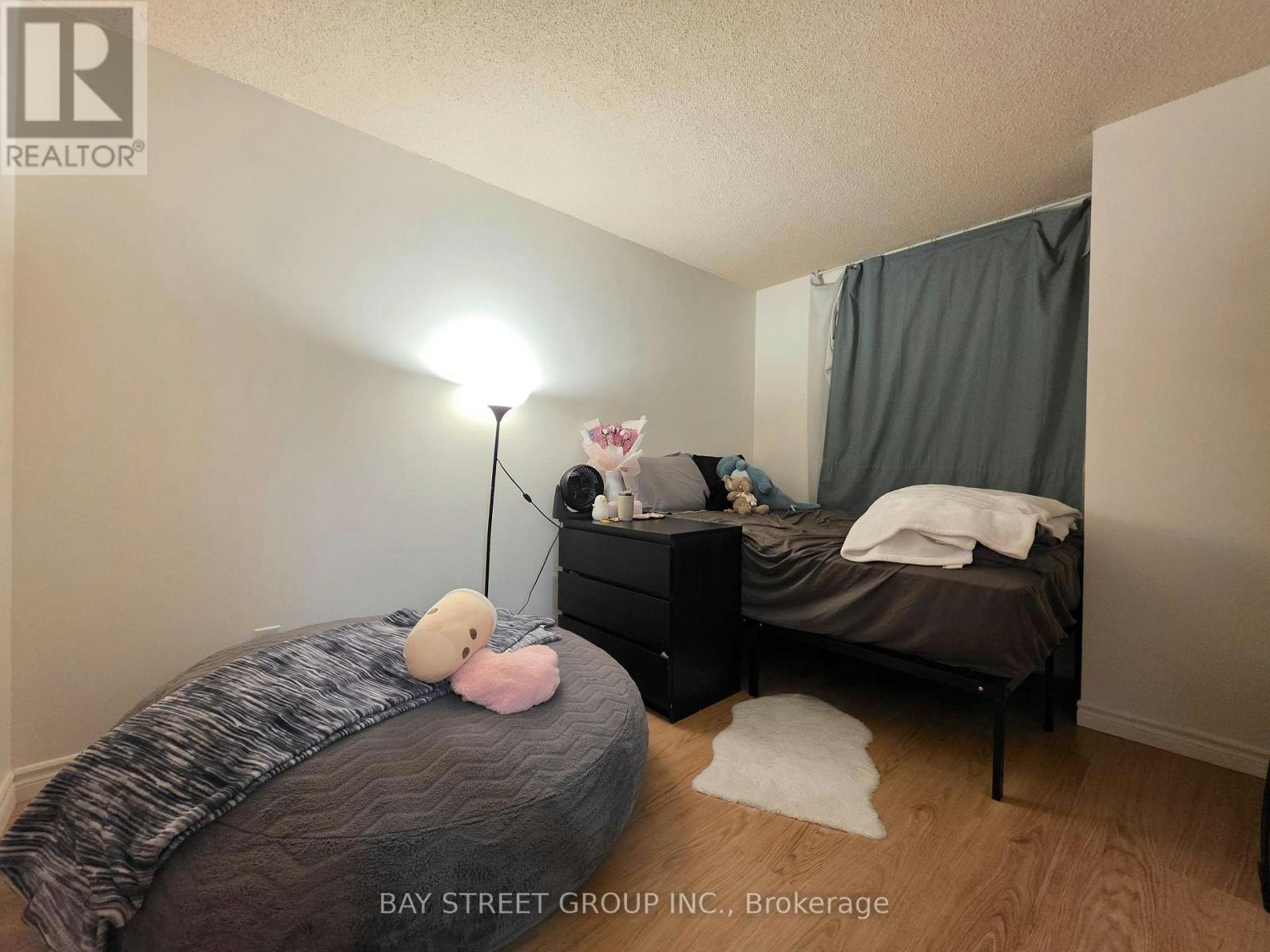 1202-633 Bay Street, Toronto, ON, M5G 2G4 - 10