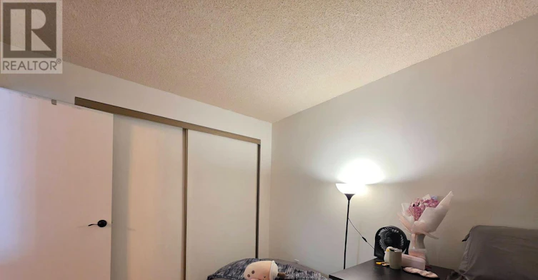 1202-633 Bay Street, Toronto, ON, M5G 2G4 - 9