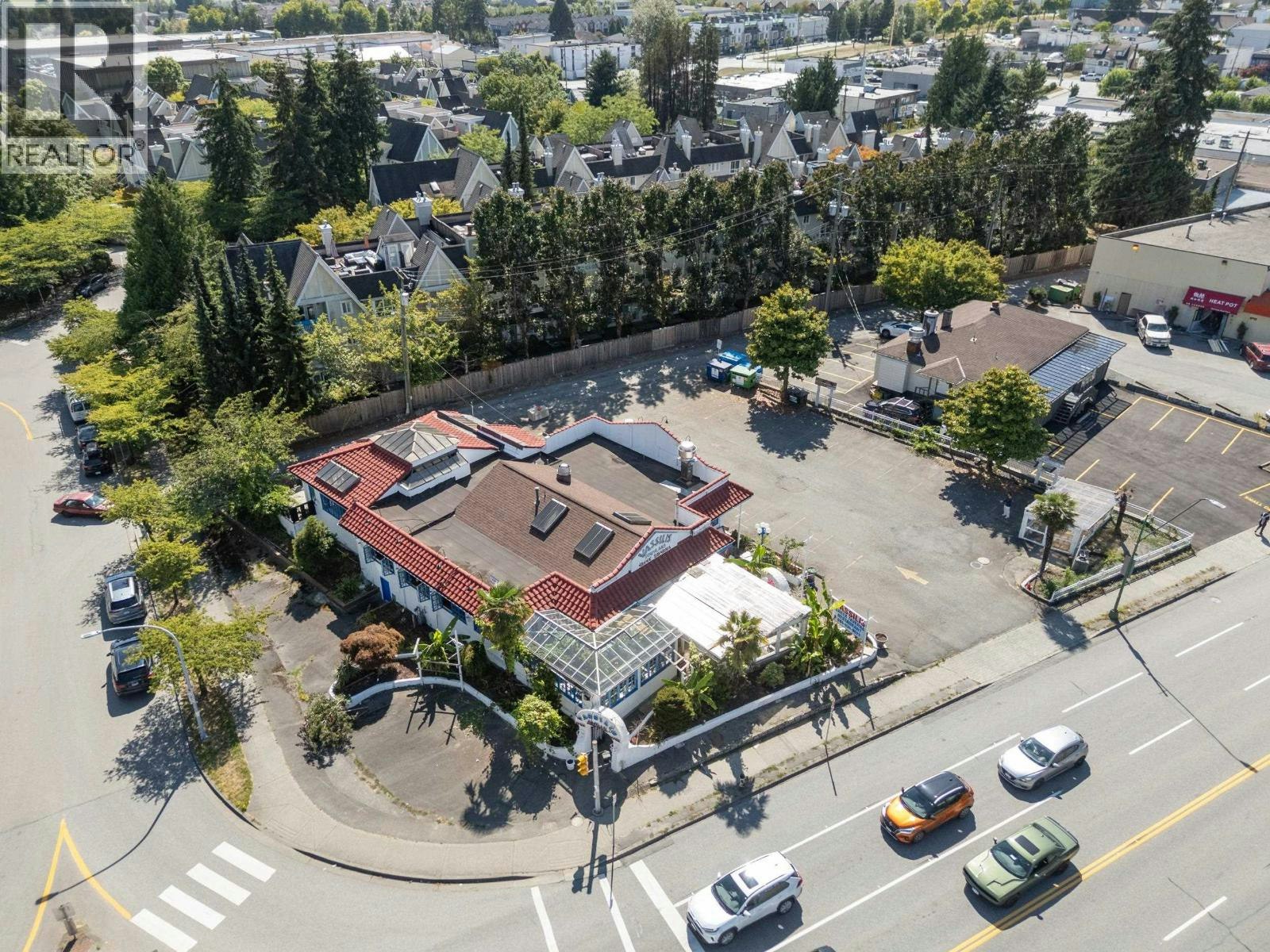 6558 Kingsway, Burnaby, BC, V5E 1C5 - 2