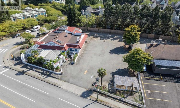 6558 Kingsway