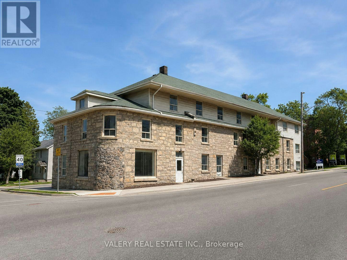 35-220 Gordon Street, Guelph, ON, N1G 1X3