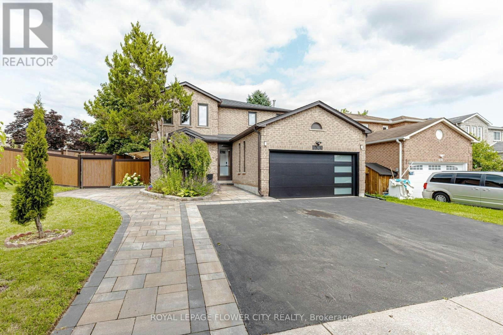 1530 Somergrove Crescent, Pickering, ON, L1X 2K7