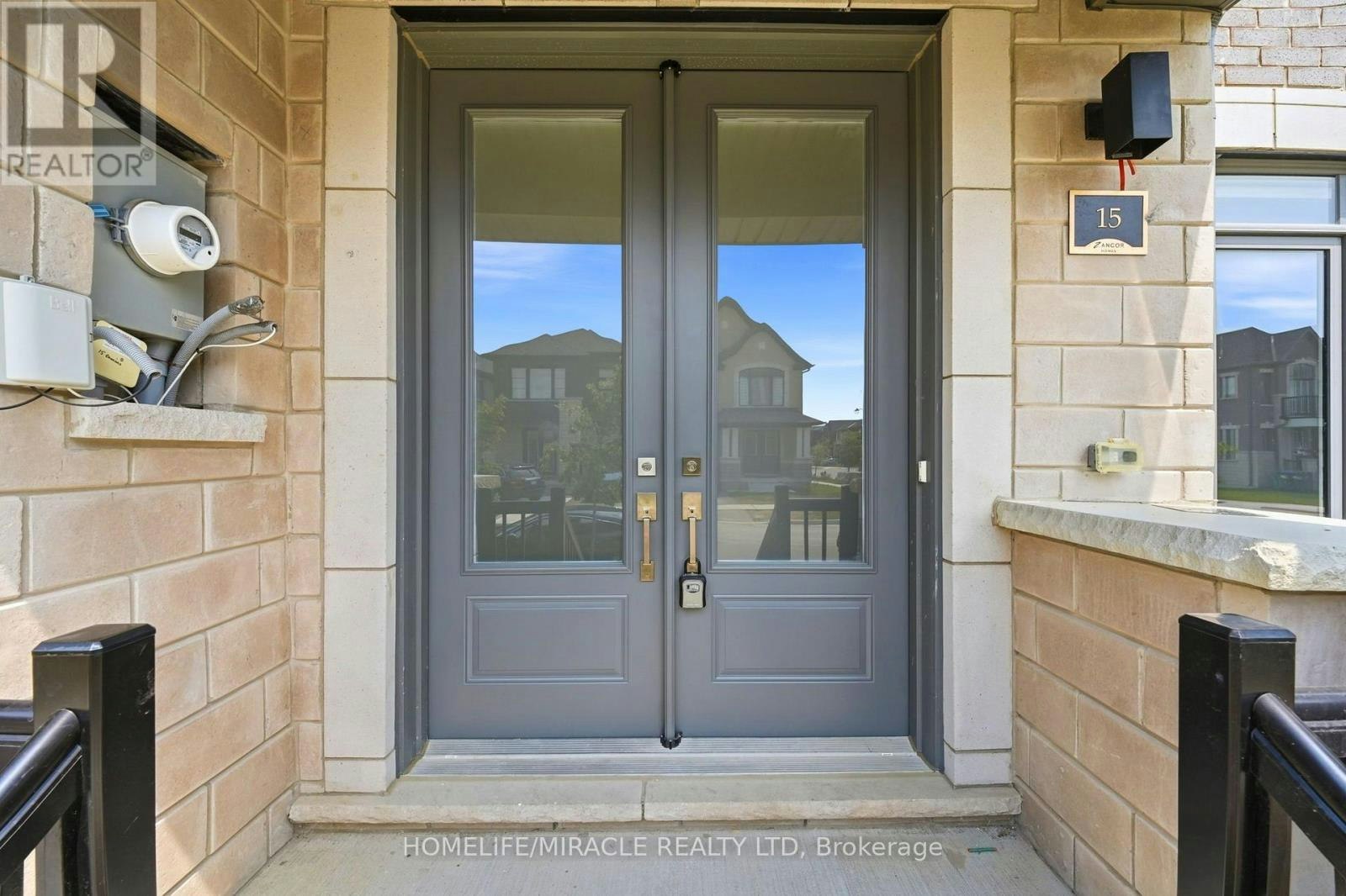 15 Camino Real Drive, Caledon, ON, L6A 3W7 - 3