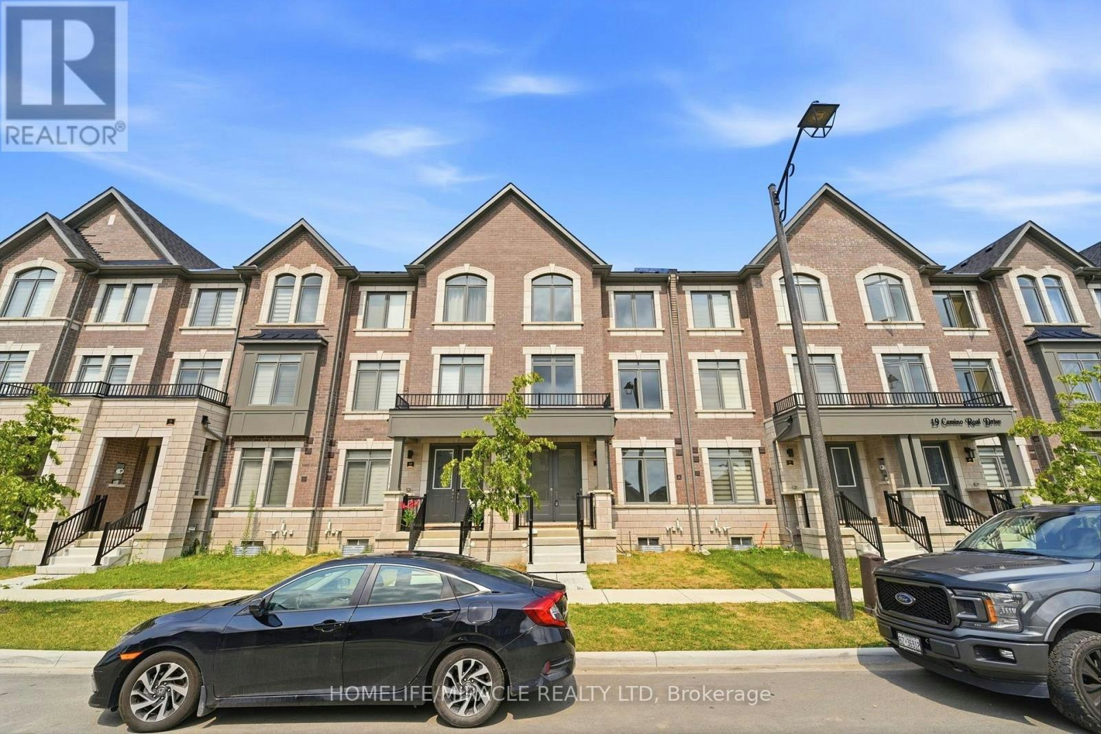 15 Camino Real Drive, Caledon, ON, L6A 3W7 - 2