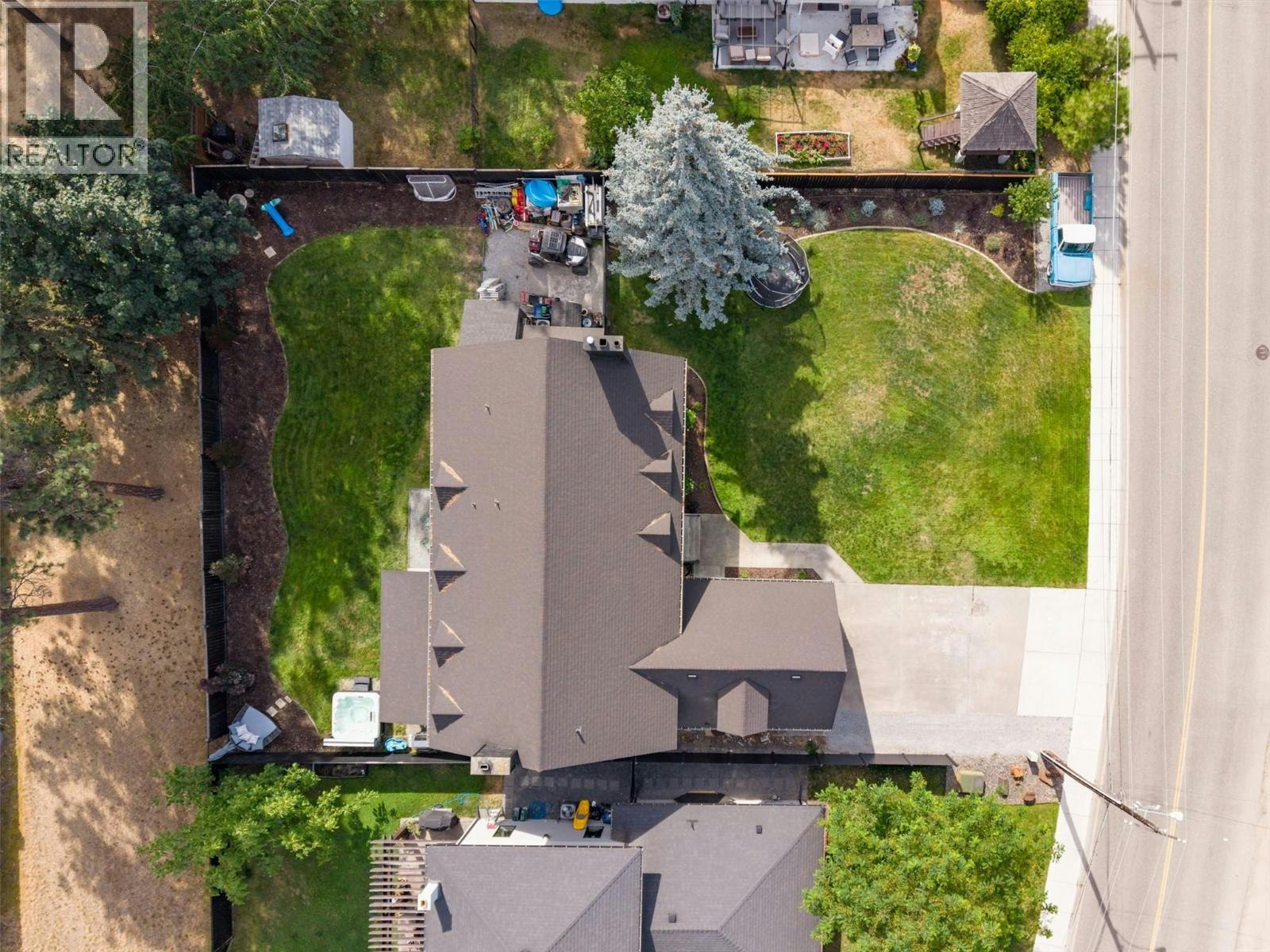 687 Barnaby Road, Kelowna, BC, V1W 4N8 - 57