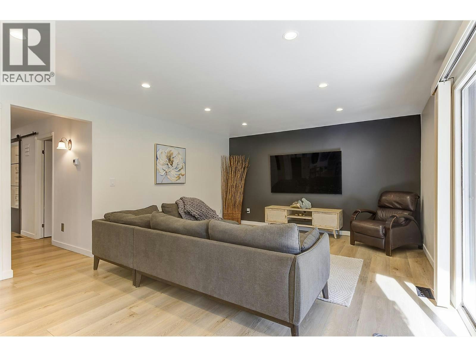 687 Barnaby Road, Kelowna, BC, V1W 4N8 - 22