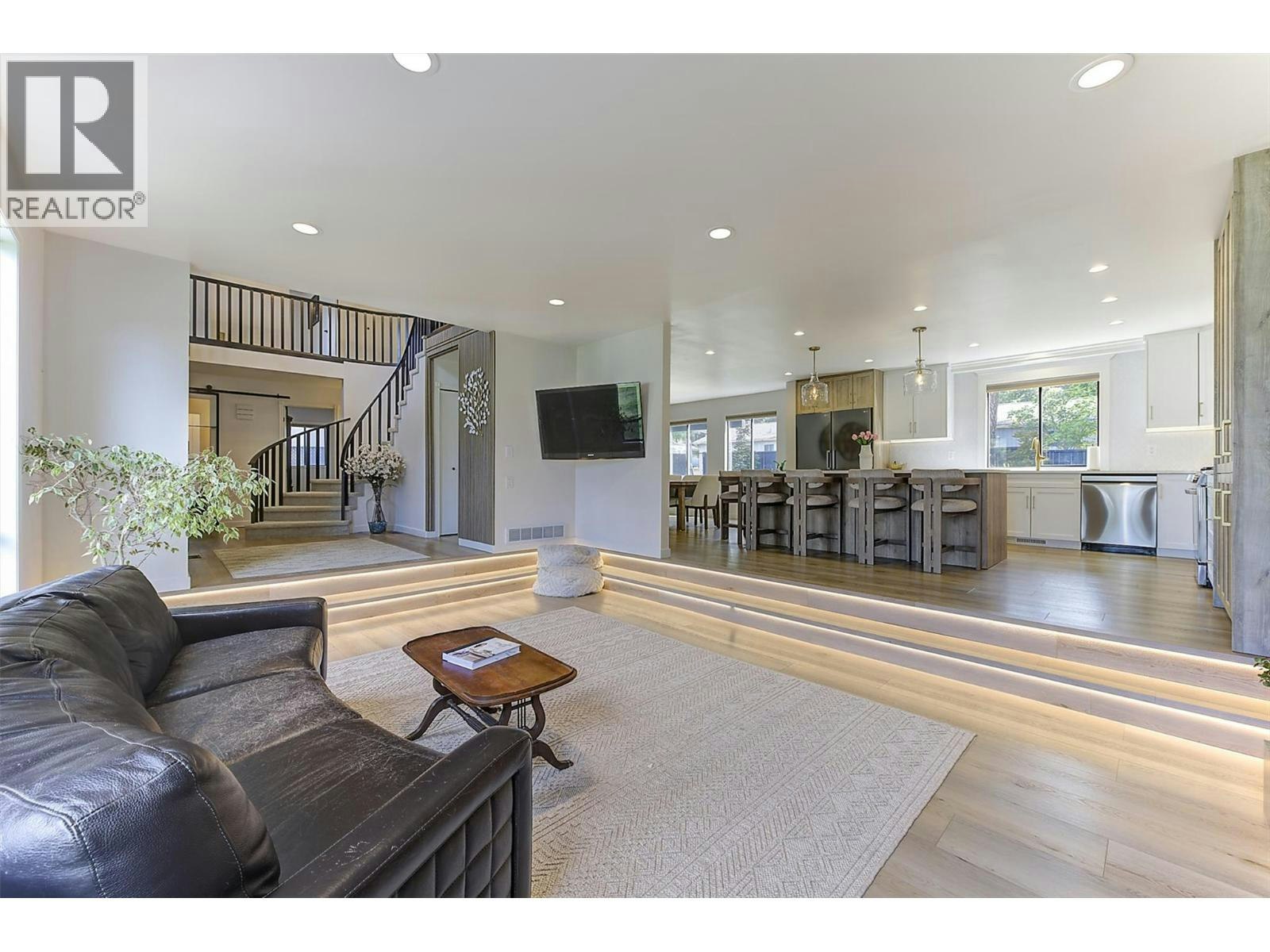 687 Barnaby Road, Kelowna, BC, V1W 4N8 - 10