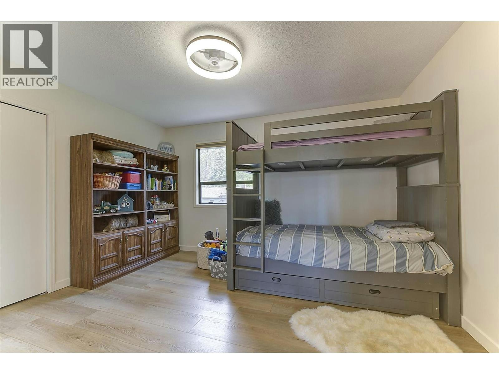 687 Barnaby Road, Kelowna, BC, V1W 4N8 - 45