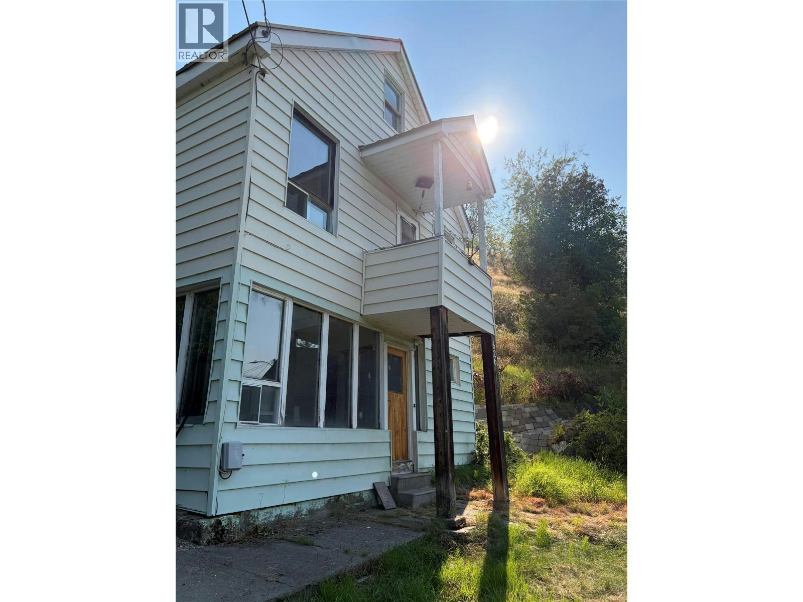 626 Hendry Street, Trail, BC, V1R 3J3