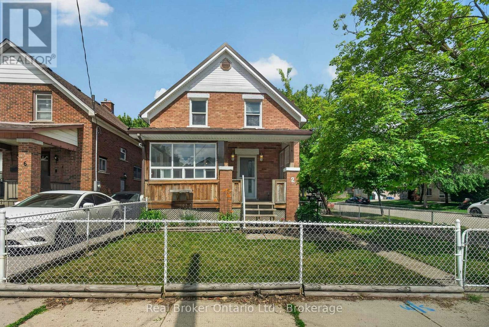 2 Herlan Avenue, Kitchener, ON, N2G 4K3