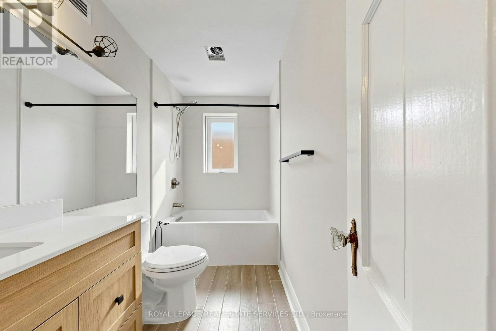 31 Rosemeade Avenue, Toronto, ON, M8Y 3A2 - 10