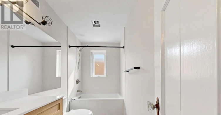 31 Rosemeade Avenue, Toronto, ON, M8Y 3A2 - 10