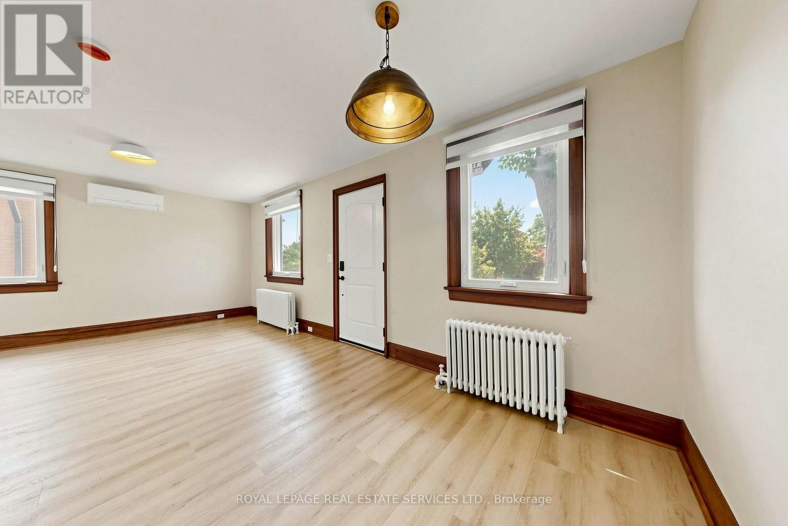 31 Rosemeade Avenue, Toronto, ON, M8Y 3A2 - 3