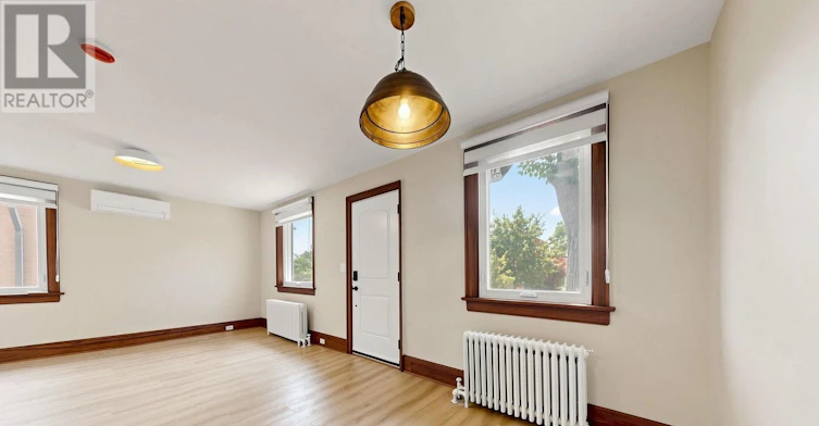 31 Rosemeade Avenue, Toronto, ON, M8Y 3A2 - 3