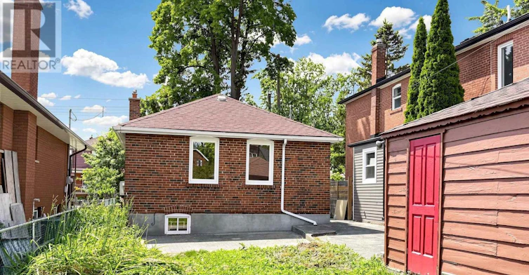 31 Rosemeade Avenue, Toronto, ON, M8Y 3A2 - 25