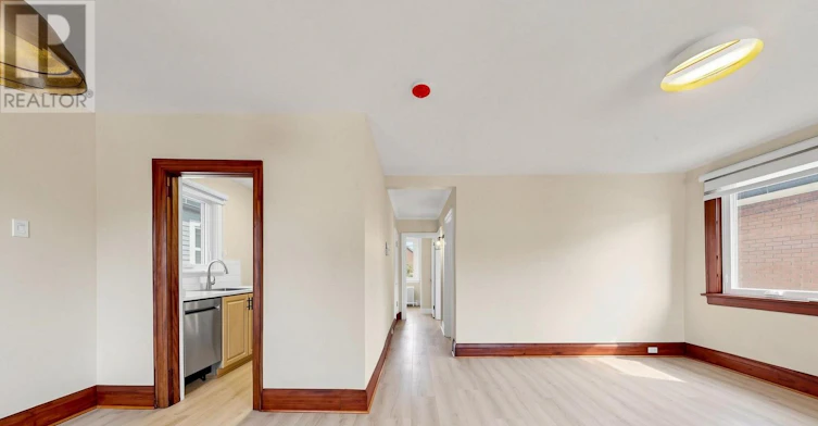 31 Rosemeade Avenue, Toronto, ON, M8Y 3A2 - 4