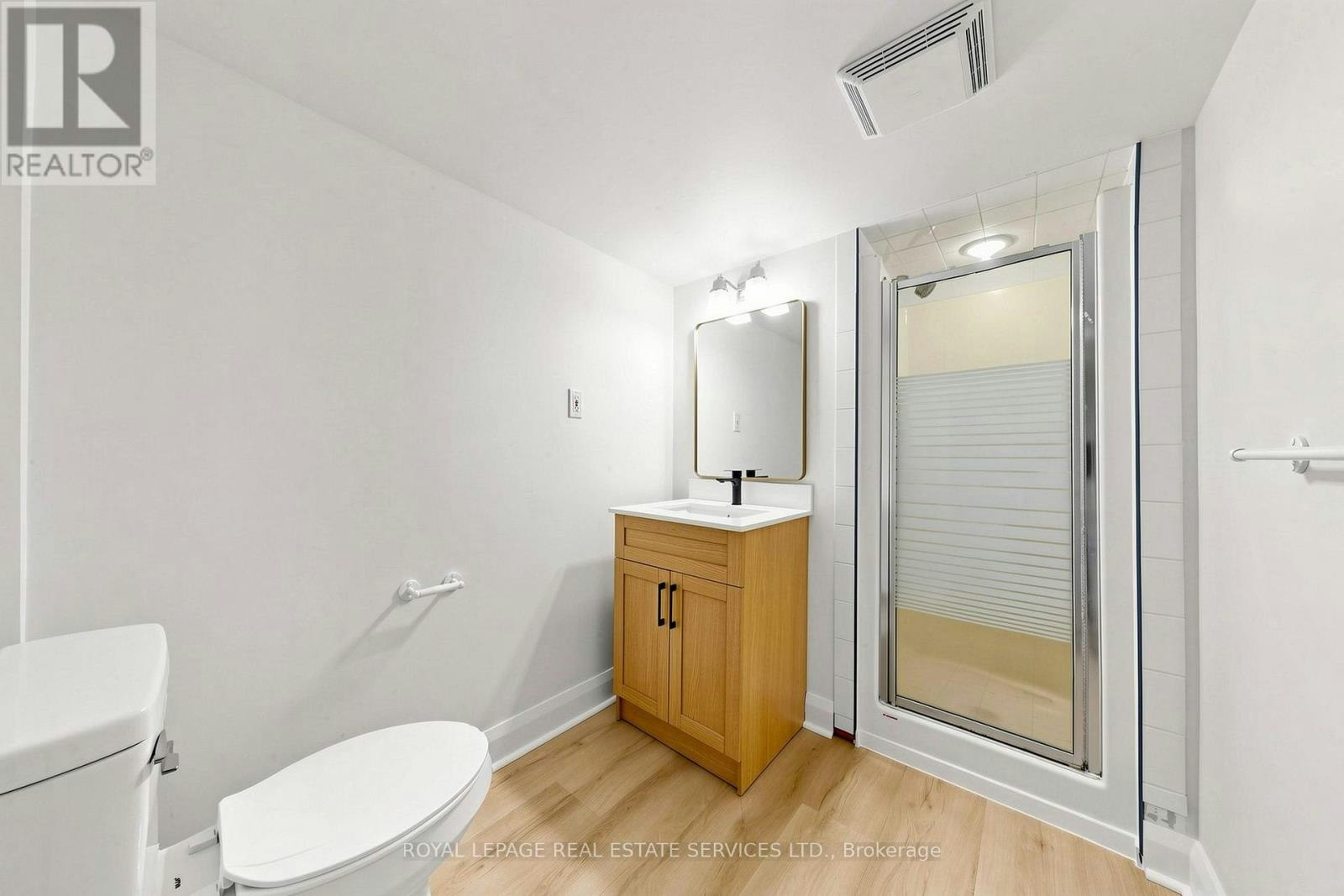31 Rosemeade Avenue, Toronto, ON, M8Y 3A2 - 19