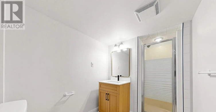 31 Rosemeade Avenue, Toronto, ON, M8Y 3A2 - 19