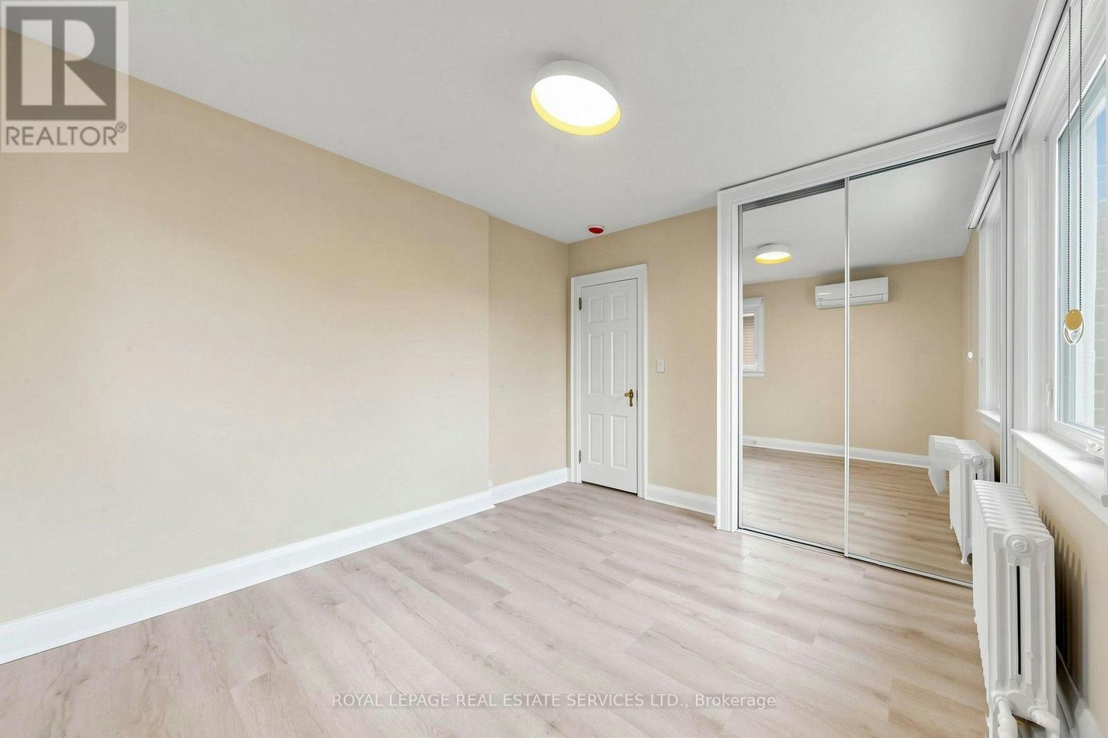 31 Rosemeade Avenue, Toronto, ON, M8Y 3A2 - 11
