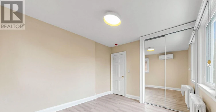 31 Rosemeade Avenue, Toronto, ON, M8Y 3A2 - 11