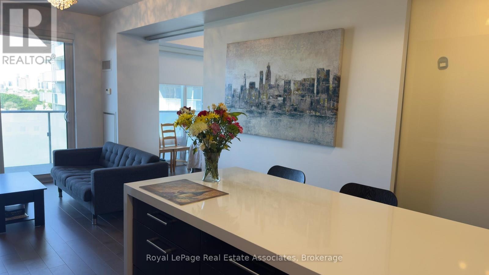 705-1080 Bay Street, Toronto, ON, M5S 0A6 - 2