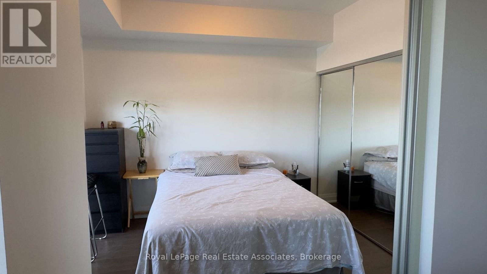 705-1080 Bay Street, Toronto, ON, M5S 0A6 - 7