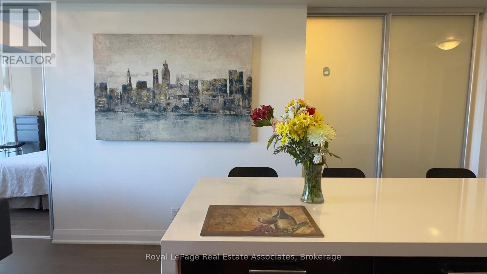 705-1080 Bay Street, Toronto, ON, M5S 0A6 - 3