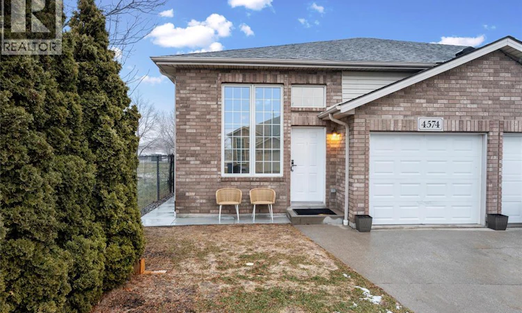 4574 Tumbleweed Crescent