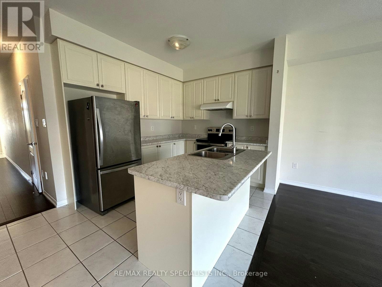8749 Sourgum Avenue, Niagara Falls, ON, L2H 3S3 - 5