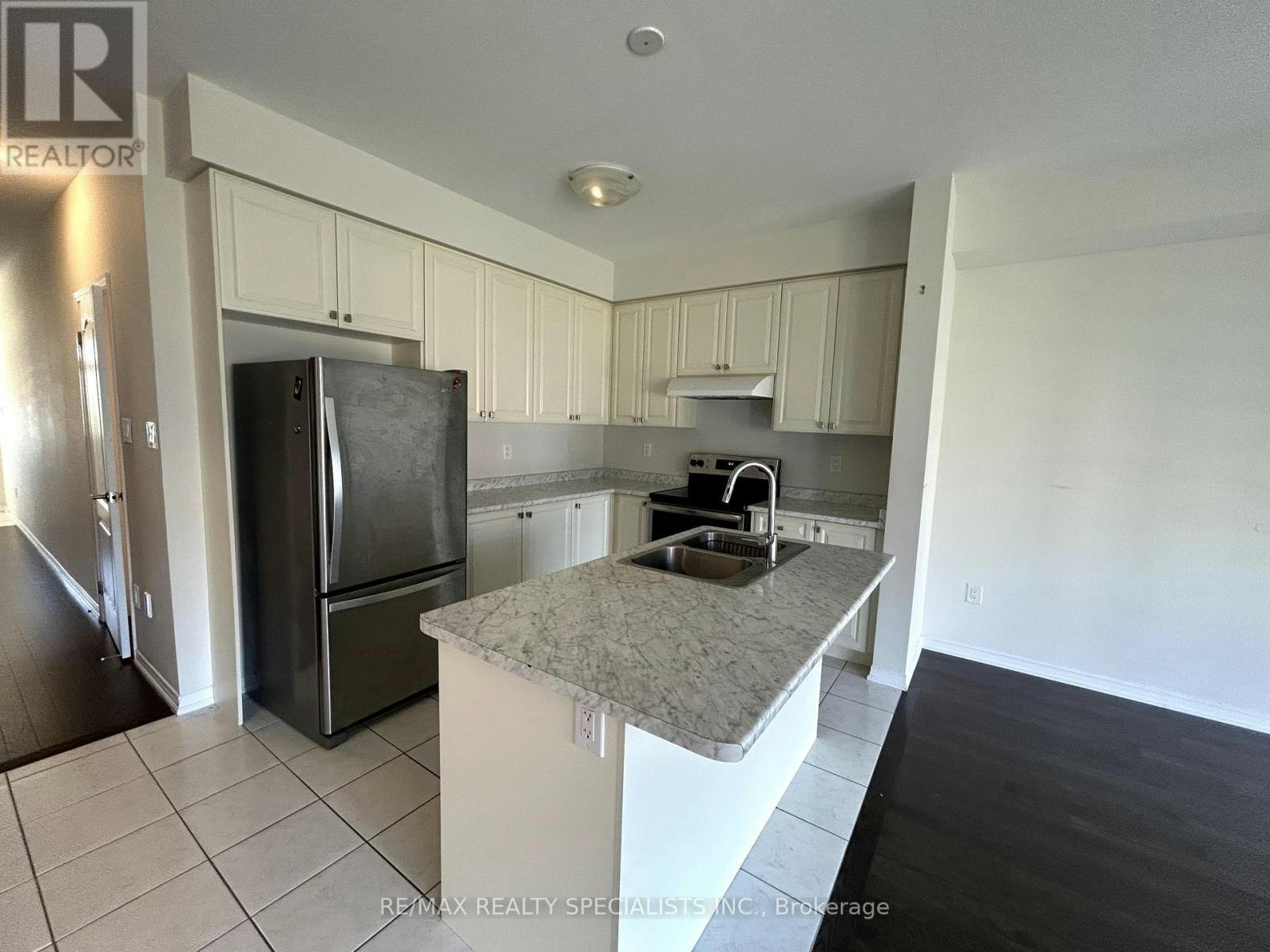 8749 Sourgum Avenue, Niagara Falls, ON, L2H 3S3 - 4