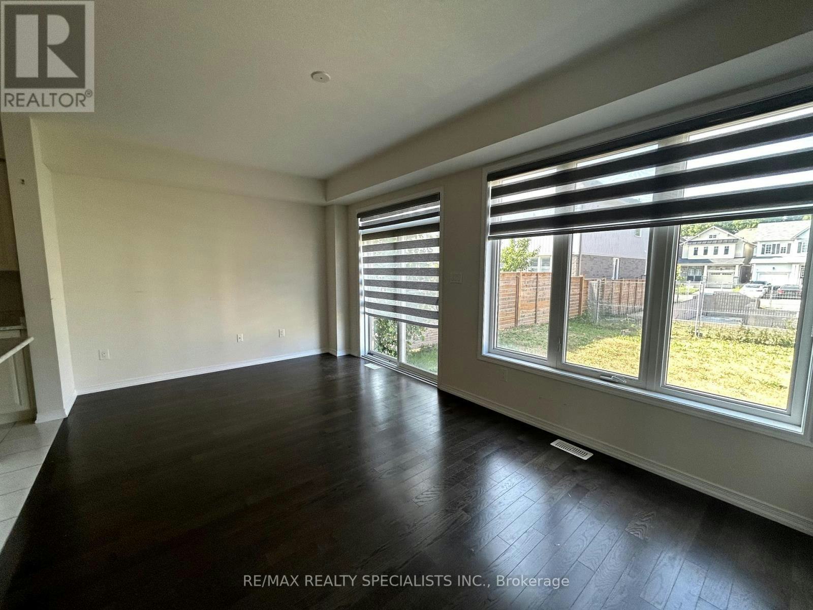 8749 Sourgum Avenue, Niagara Falls, ON, L2H 3S3 - 3