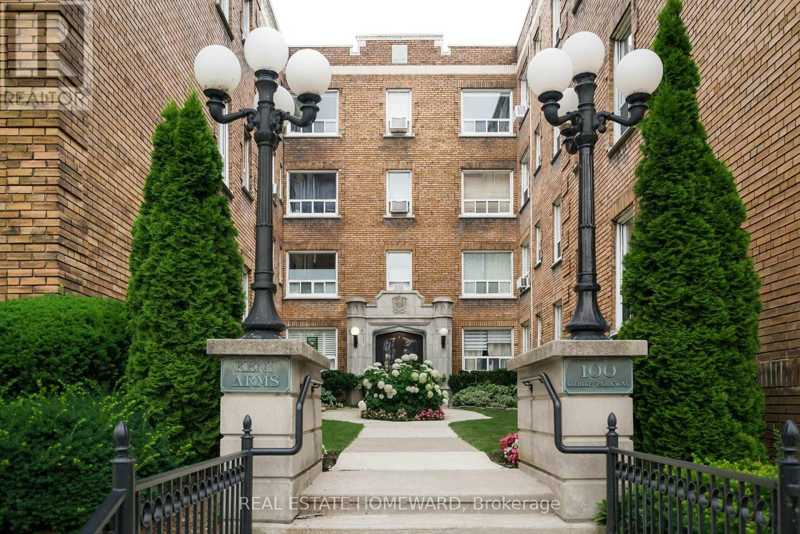 206-100 Oriole Parkway, Toronto, ON, M5P 2G8