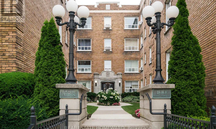 206-100 Oriole Parkway