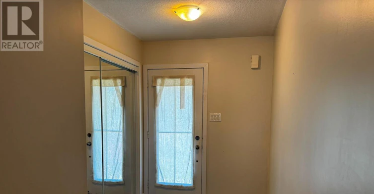 4 Prestwick Street, Hamilton, ON, L8J 0K6 - 3