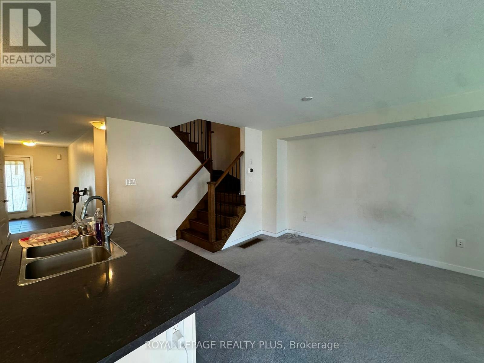 4 Prestwick Street, Hamilton, ON, L8J 0K6 - 6