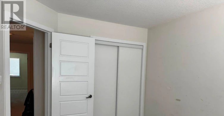 4 Prestwick Street, Hamilton, ON, L8J 0K6 - 16