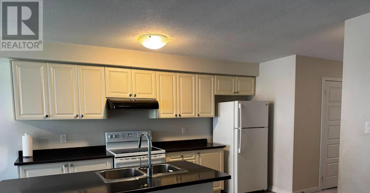 4 Prestwick Street, Hamilton, ON, L8J 0K6 - 5