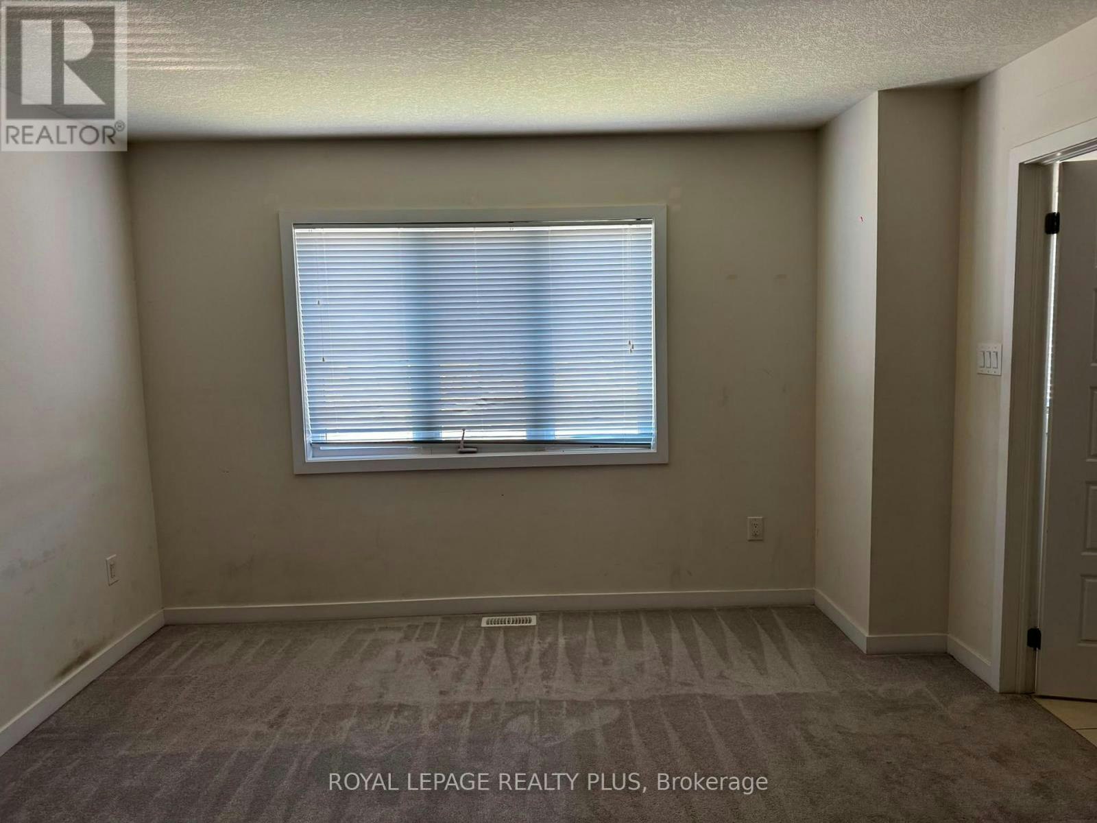 4 Prestwick Street, Hamilton, ON, L8J 0K6 - 14
