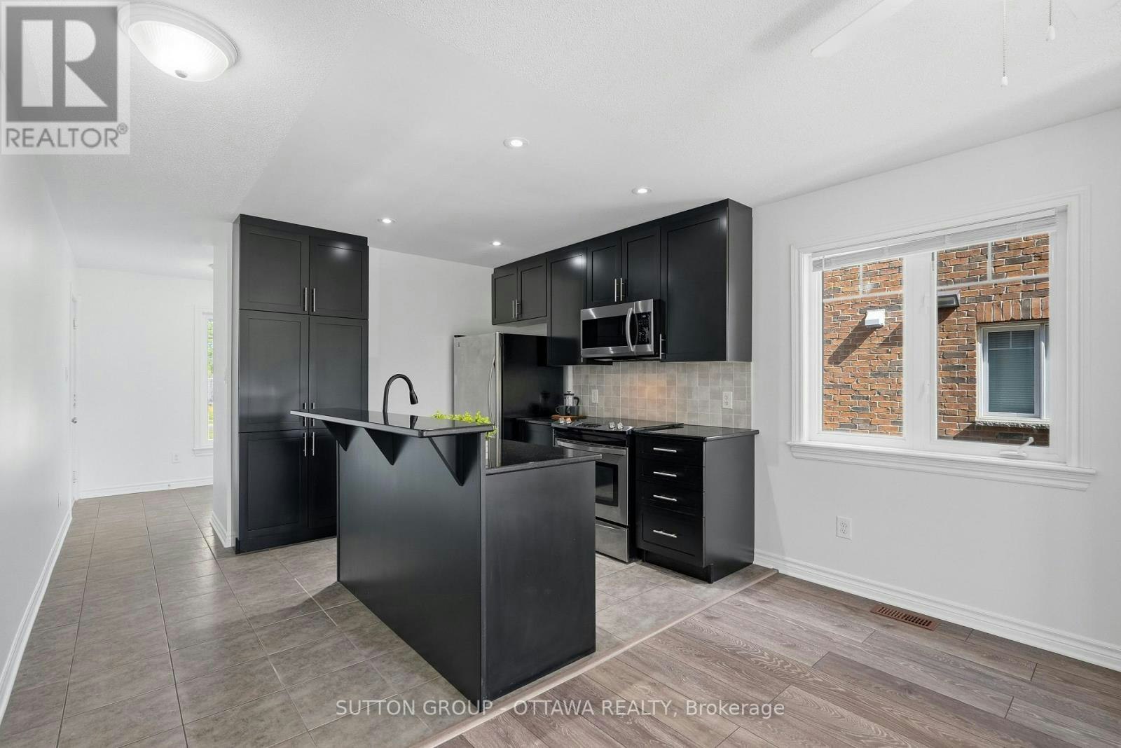 2563 Longfields Drive, Ottawa, ON, K2J 2L7 - 4