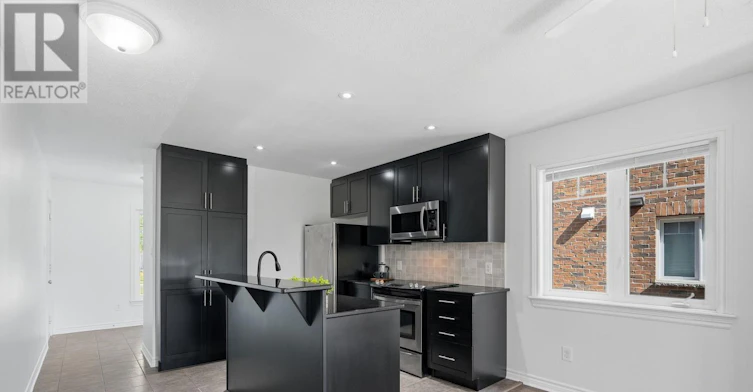 2563 Longfields Drive, Ottawa, ON, K2J 2L7 - 4