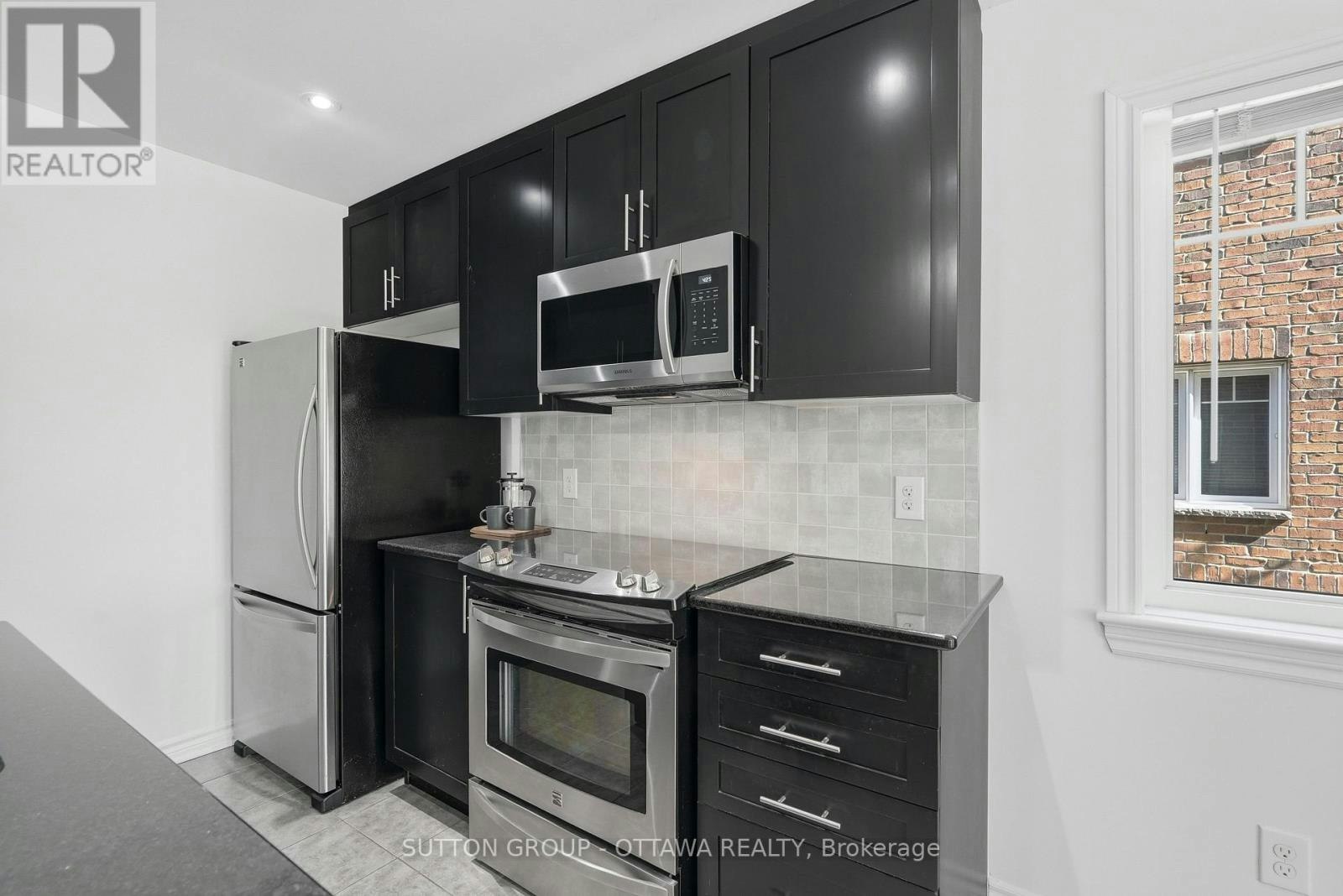 2563 Longfields Drive, Ottawa, ON, K2J 2L7 - 9